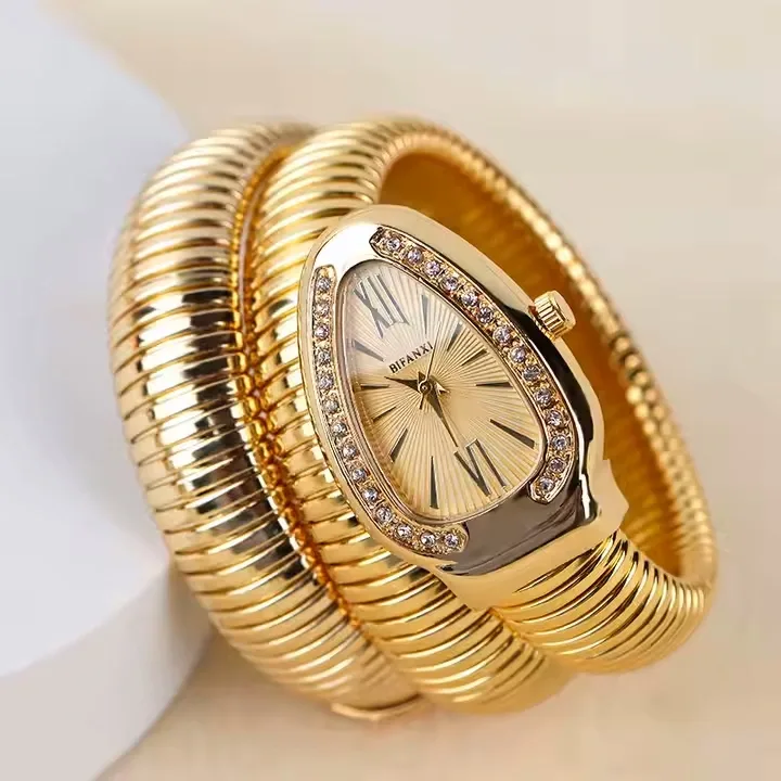ساعة نسائية ذهبية على شكل أفعى - BVLGARI - بعدة ألوان