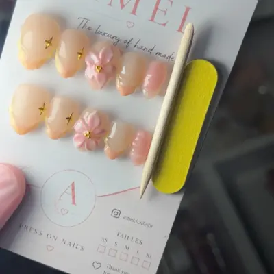Press on nails