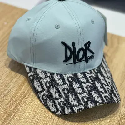 كاسكيطة ديور Dior