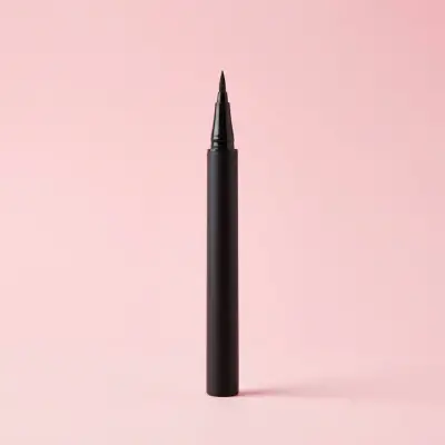 Eyeliner Feutre Précision — Noir Mat
