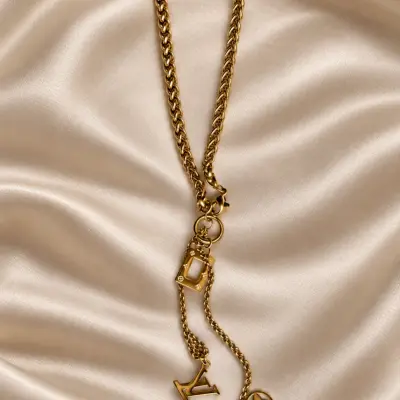 Collier LV