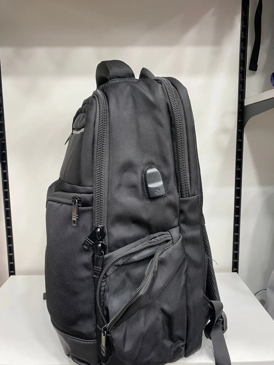 Sac à dos business élégant pour laptop grande capacité
