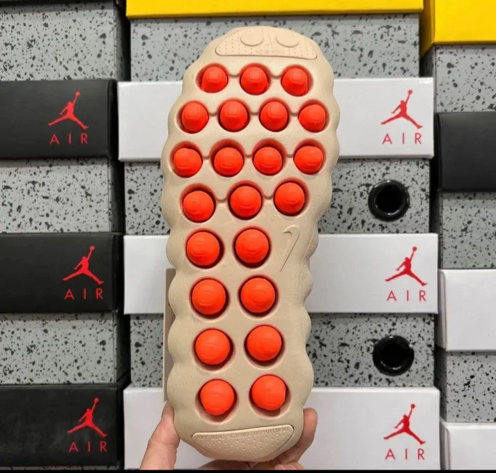 حذاء فاخر Nike Mind 002