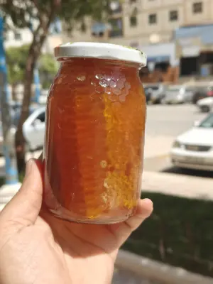 شهدة عسل (قارورة)