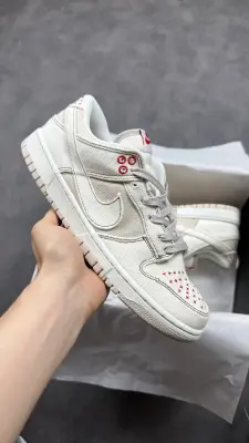 Dunk low sb white