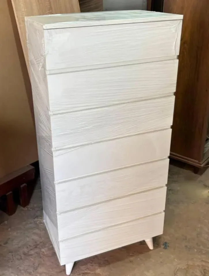 Commode Moderne Multi-Tiroirs (كومودا عصرية متعددة الأدراج)