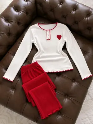 بيجامة نسائية