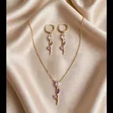 Ensemble collier et boucles à pierres roses