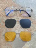 Lunettes avec appliques en métal