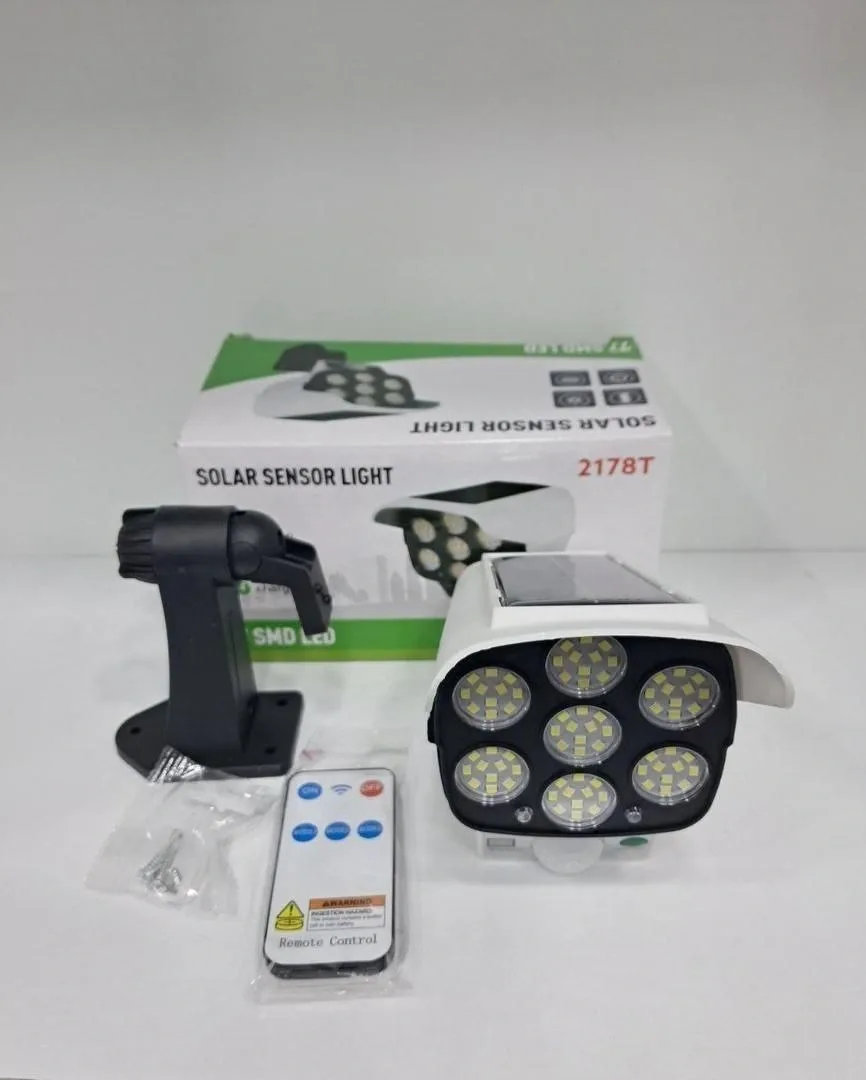 مصباح LED شمسي مقاوم للماء بتقنية SMD 77، مصباح خارجي للحديقة أو الشارع، مصباح حائط يعمل بالطاقة الشمسية على شكل كاميرا وهمية، مصابيح خارجية