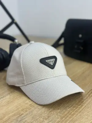 كاسكيطة برادا Prada