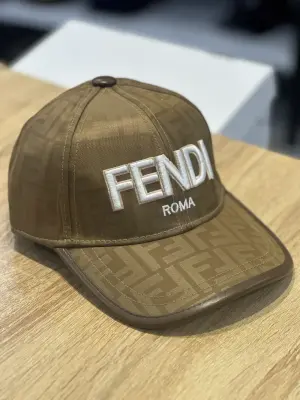 كاسكيطة فاندي Fendi