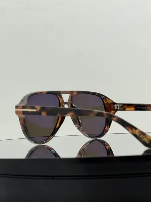 TOM FORD