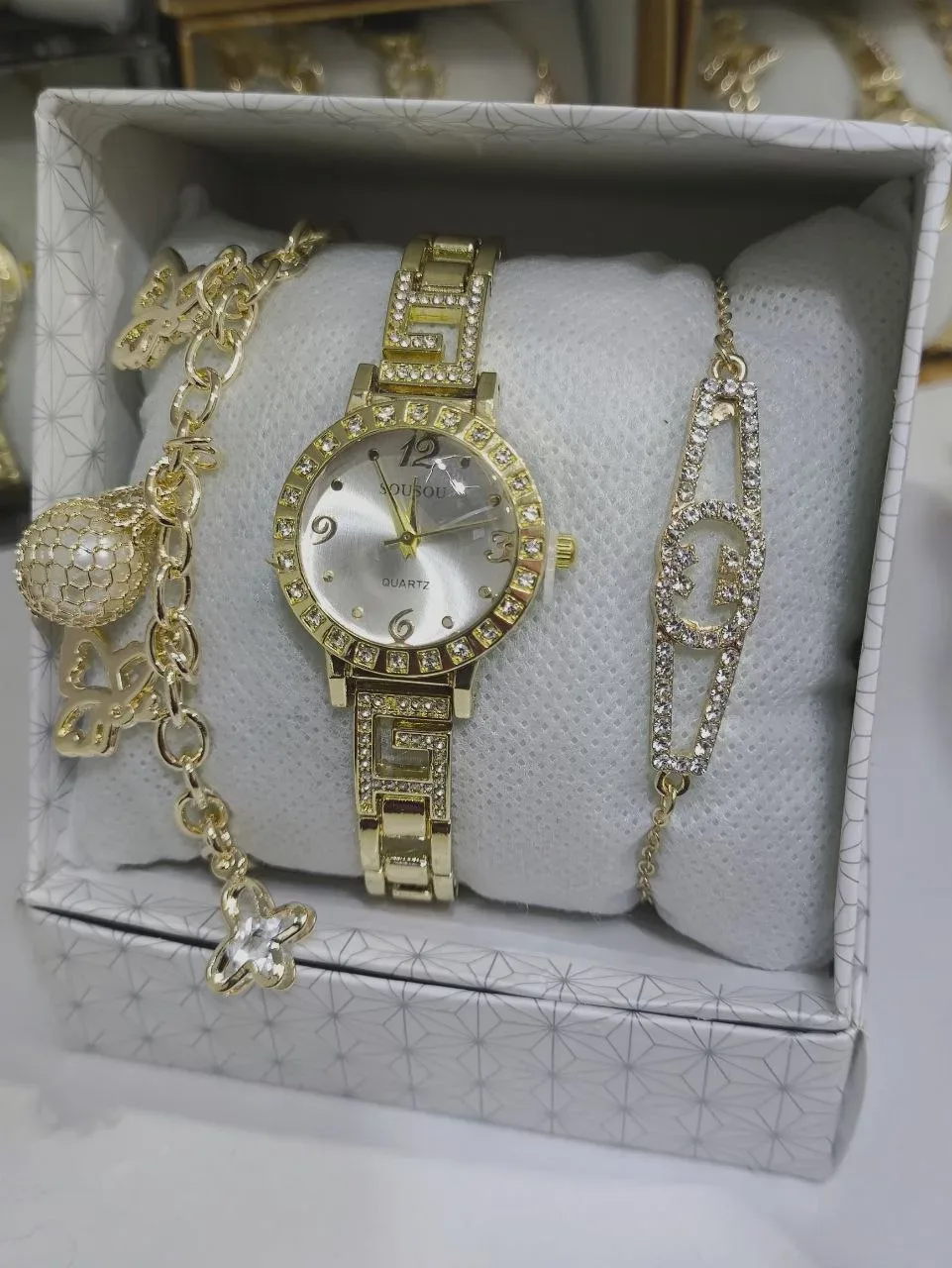 ساعة نساء مع اكسسوارات