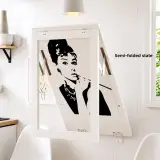 طابلة حائطية قابلة للطي | عملية وأنيقة لتوفير المساحة 🏡✨ مثالية للمطبخ، الدراسة والعمل و الخياطة و الديكور. 📏 المقاس: 90 × 60 سم . بسعر 550 الف .