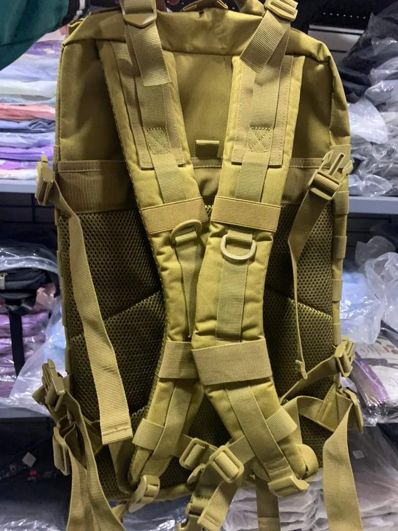 Sac à dos tactique 50L imperméable pour  Randonnée , voyage, alpinisme, + Matelas pliable Cadeau