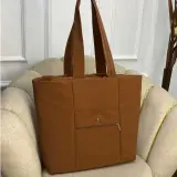 Sac Tote en Satin Imperméable – Grand Format Pratique