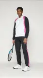 طقم رياضي ولادي 3 بياس Lacoste – جاكيت + تيشورت + سروال بتصميم عصري