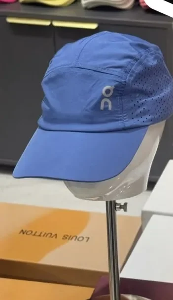 casquette on