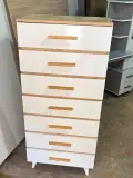 Commode Moderne Multi-Tiroirs (كومودا عصرية متعددة الأدراج)