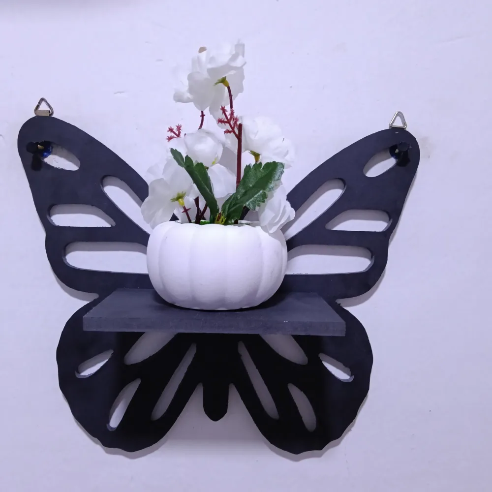 Étagère papillon + pot de fleur