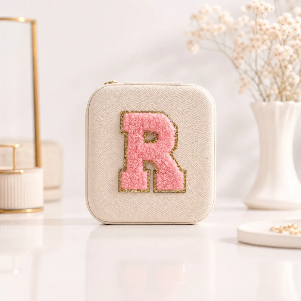 💎 Boîte à Bijoux Personnalisée avec Lettre Chenille