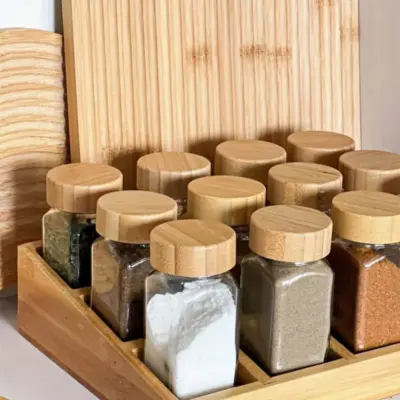 pots à épices avec couvercles en bambou