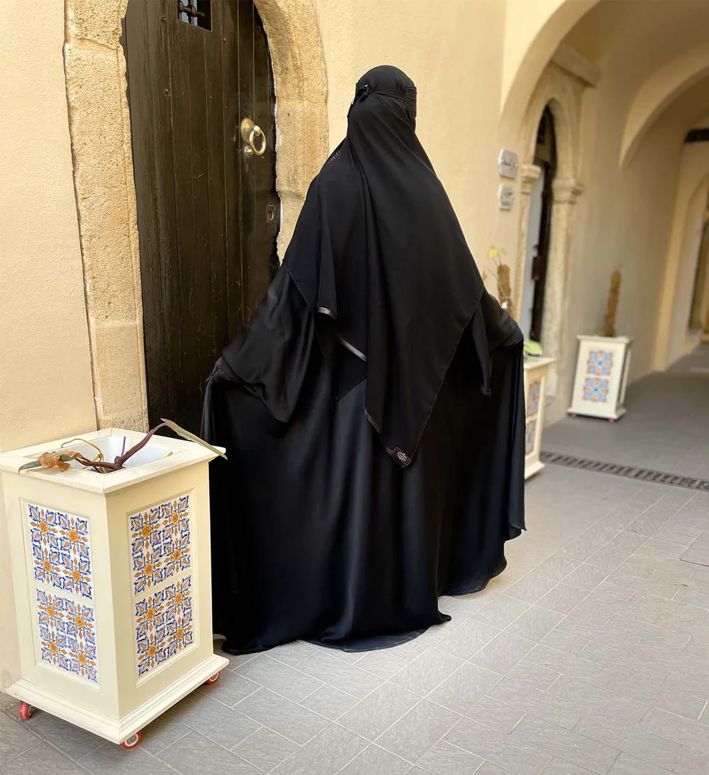 عباءة الحوراء