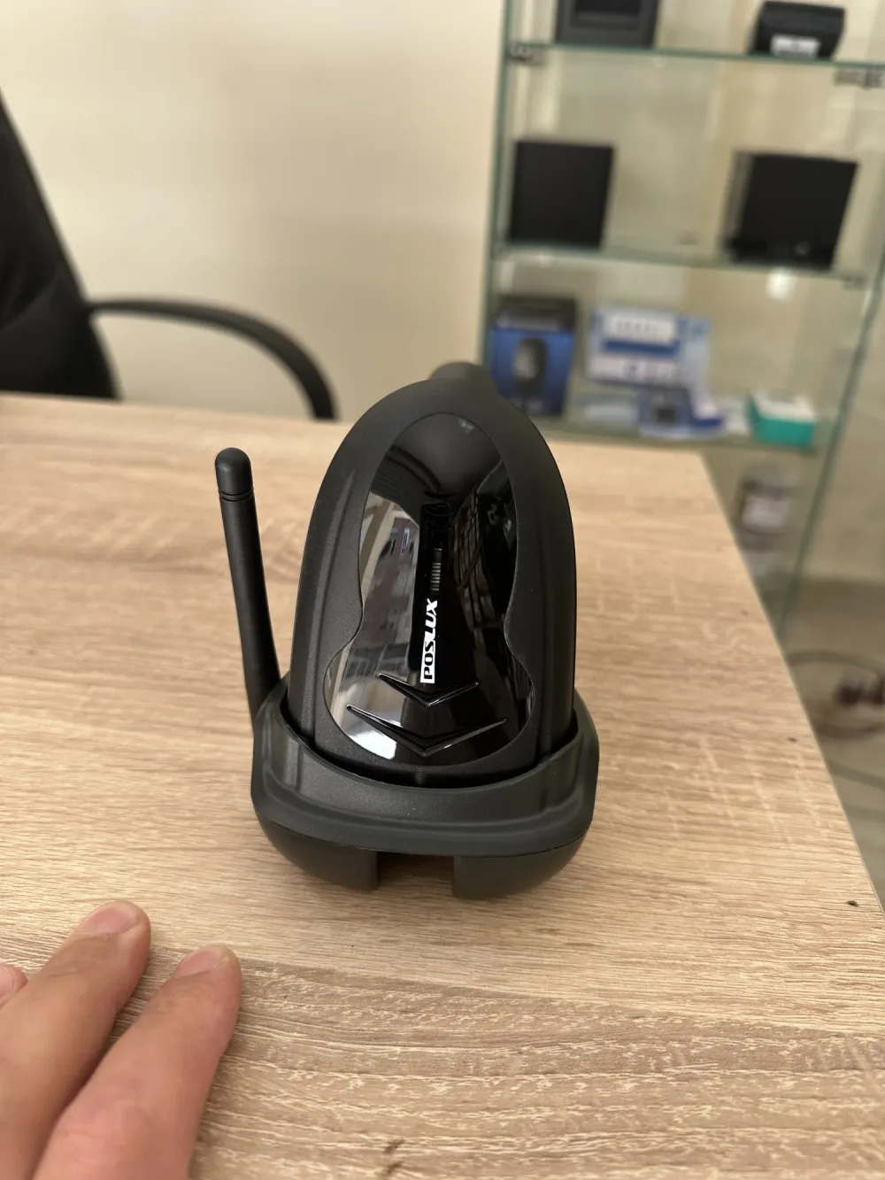 قارئ كود بار لا سلكي PosLux W300