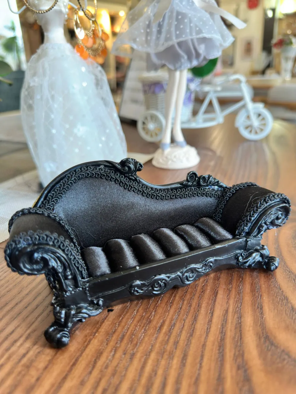 Porte-Bagues Canapé Baroque – Style Royal