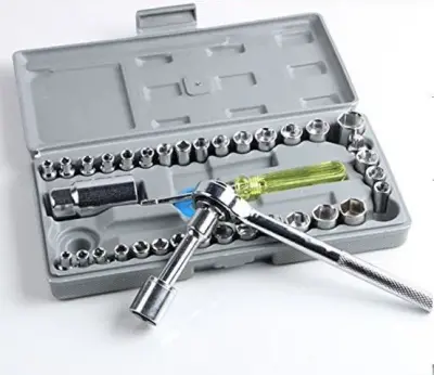 Caisse De 40 Clés À Douilles Mixtes 1/4″ Et 3/8″ Aiwa