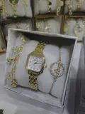ساعة نساء مع اكسسوارات