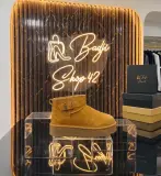 👢 بوت شتوي قصير بلاتفورم بحزام وإبزيم (Mini UGG Platform
