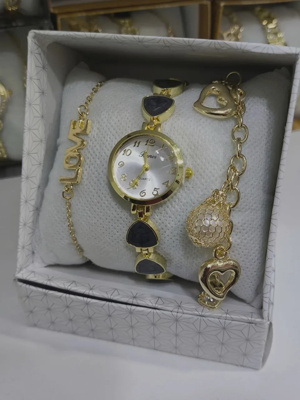 ساعة نساء مع اكسسوارات