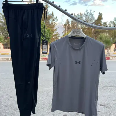 Ensemble under armour t shirt pantalon Gris