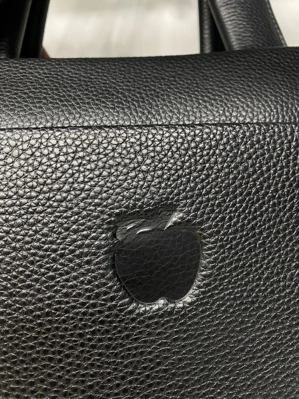 Cartable APPLE en cuir véritable