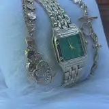 ساعة نسائية مع أساور فاخرة😍❤️