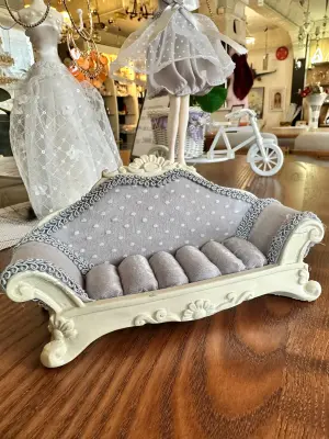 Porte-Bagues Canapé Baroque – Style Royal