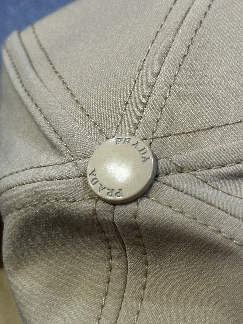 كاسكيطة برادا Prada باج