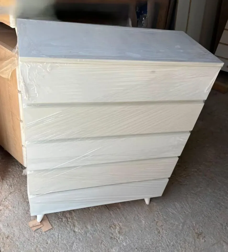 Commode Moderne Multi-Tiroirs (كومودا عصرية متعددة الأدراج)