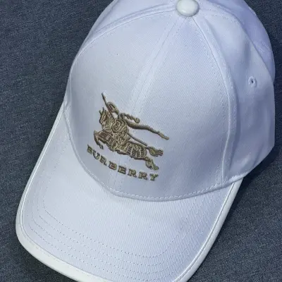 كاسكيطة باربيري Burberry