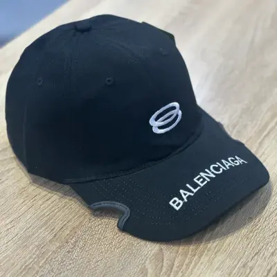 كاسكيطة بالنسياغا Balenciaga
