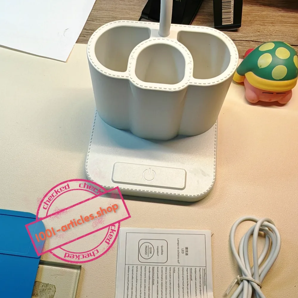 Lampe LED de Bureau 02 en 01 Rechargeable USB, avec Porte-crayon