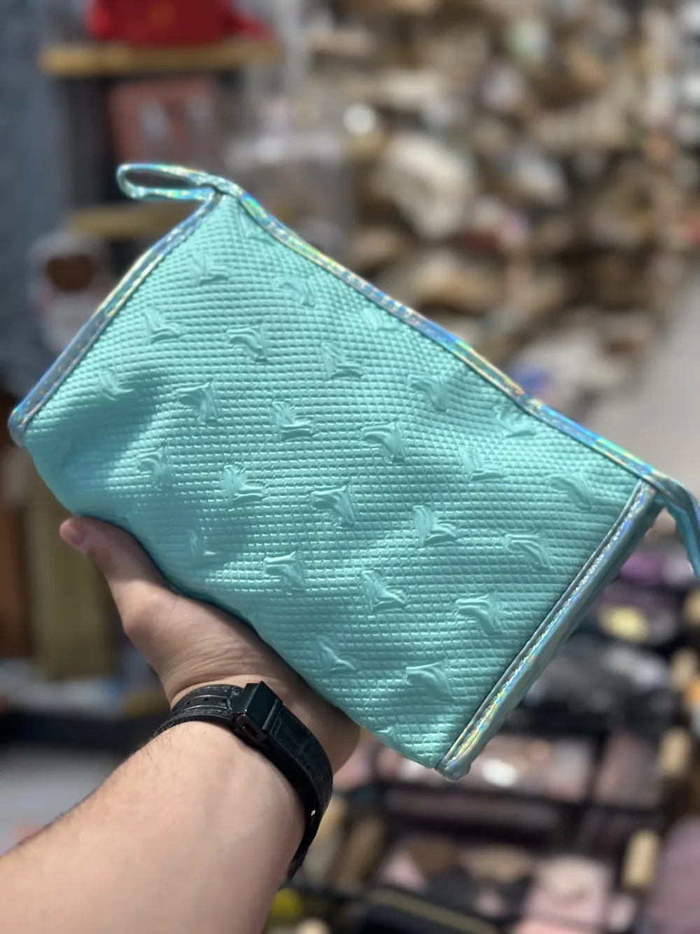 Trousse de Maquillage Texturée – Finition Holographique ✨