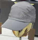 casquette on