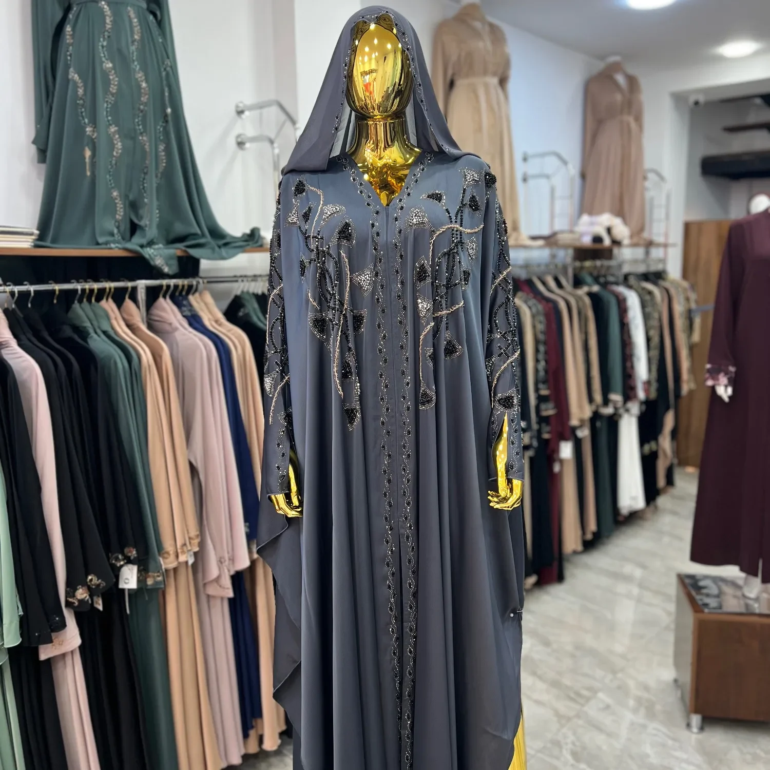 برنوس دبي