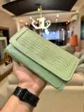 Portefeuille Élégant en Cuir Texturé Vert Menthe