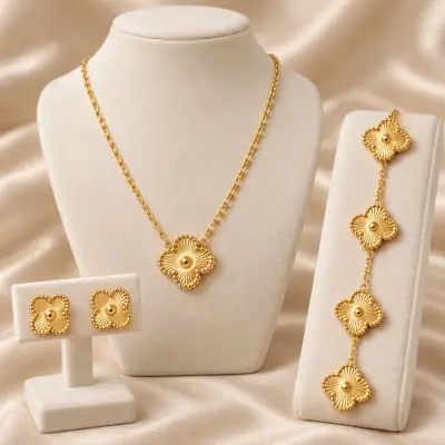 Parure 3 pièces : boucles d’oreilles, collier et gourmette