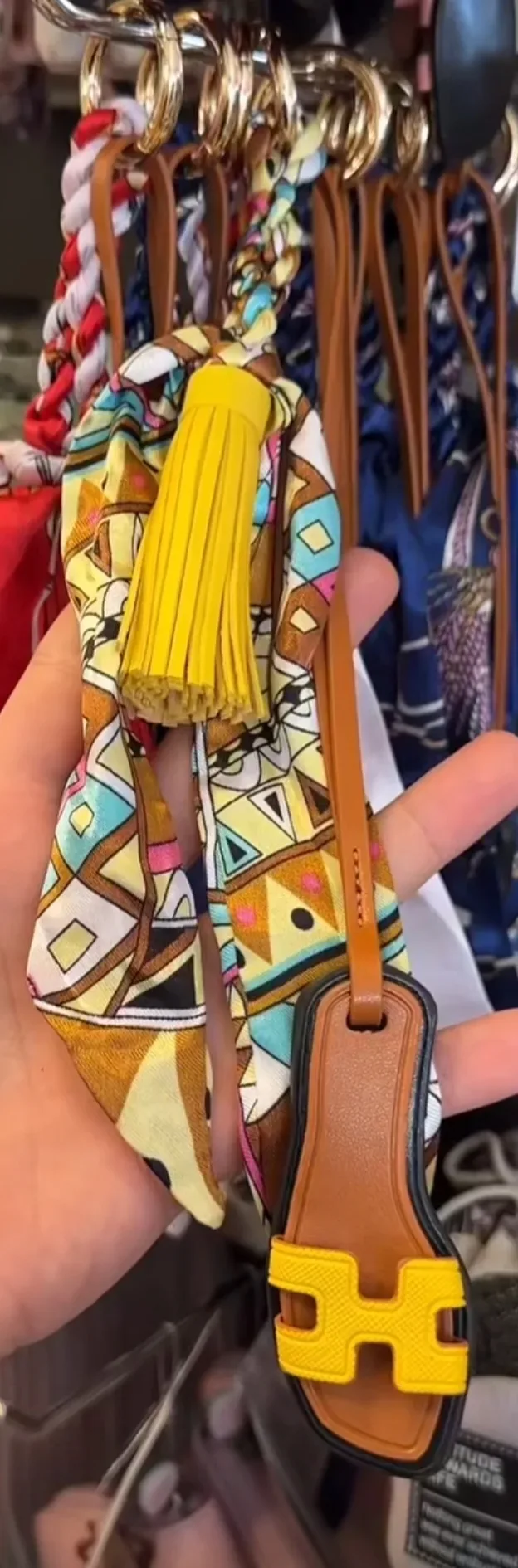 Porte clé et accessoire HERMES