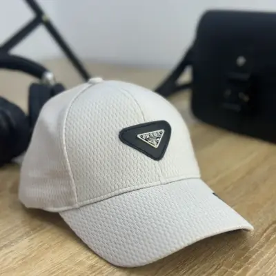 كاسكيطة برادا Prada